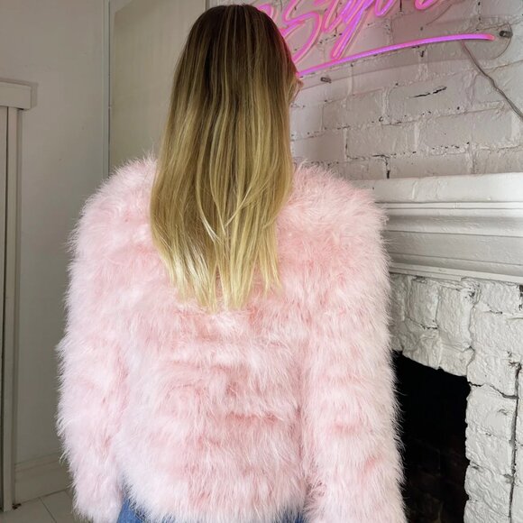 💥SHOWSTOPPER💥Genuine Ostrich Feather Jacket in Light Pink - Picture 7 of 16